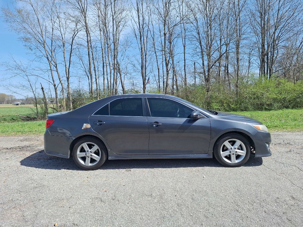 2014 Toyota Camry Image 6