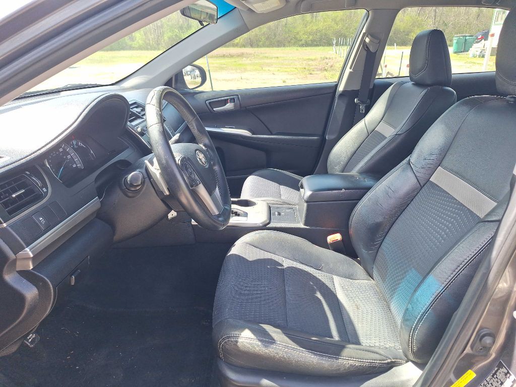 2014 Toyota Camry Image 8