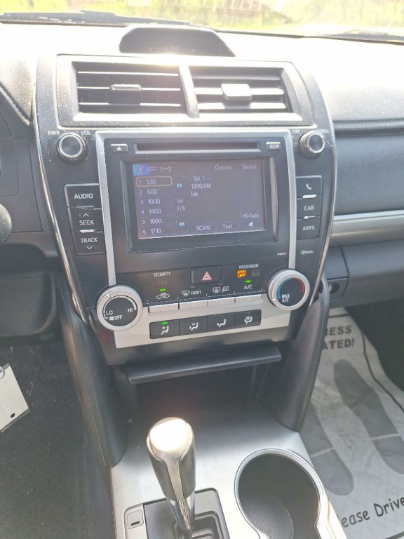 2014 Toyota Camry Image 11