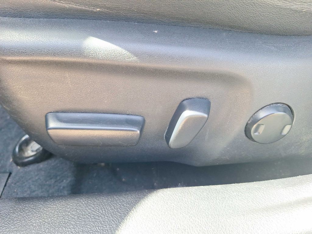 2014 Toyota Camry Image 15