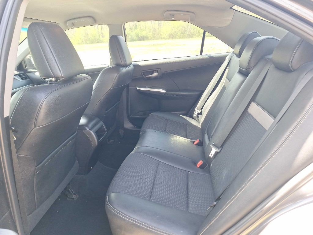 2014 Toyota Camry Image 16