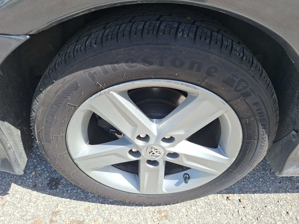 2014 Toyota Camry Image 21