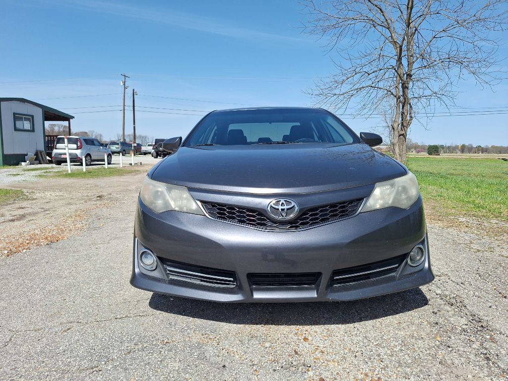 2014 Toyota Camry Image 26