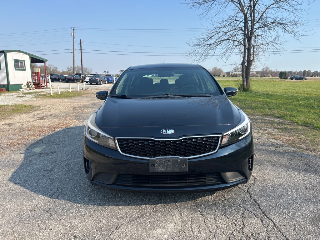 2017 Kia Forte Image 2