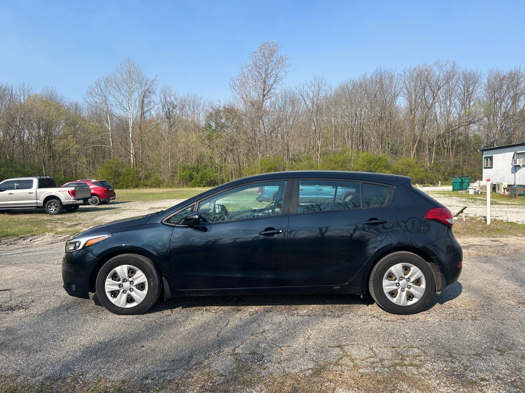 2017 Kia Forte Image 5