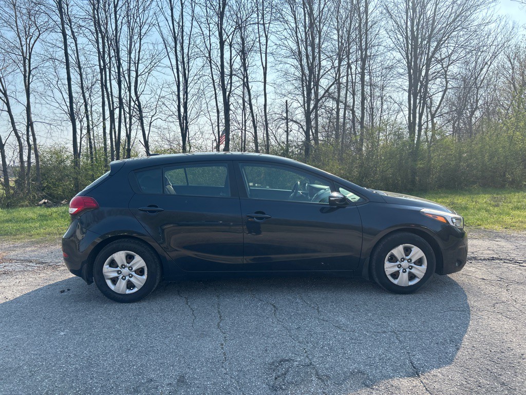 2017 Kia Forte Image 6