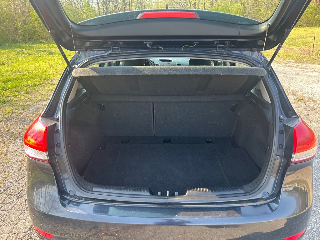 2017 Kia Forte Image 16