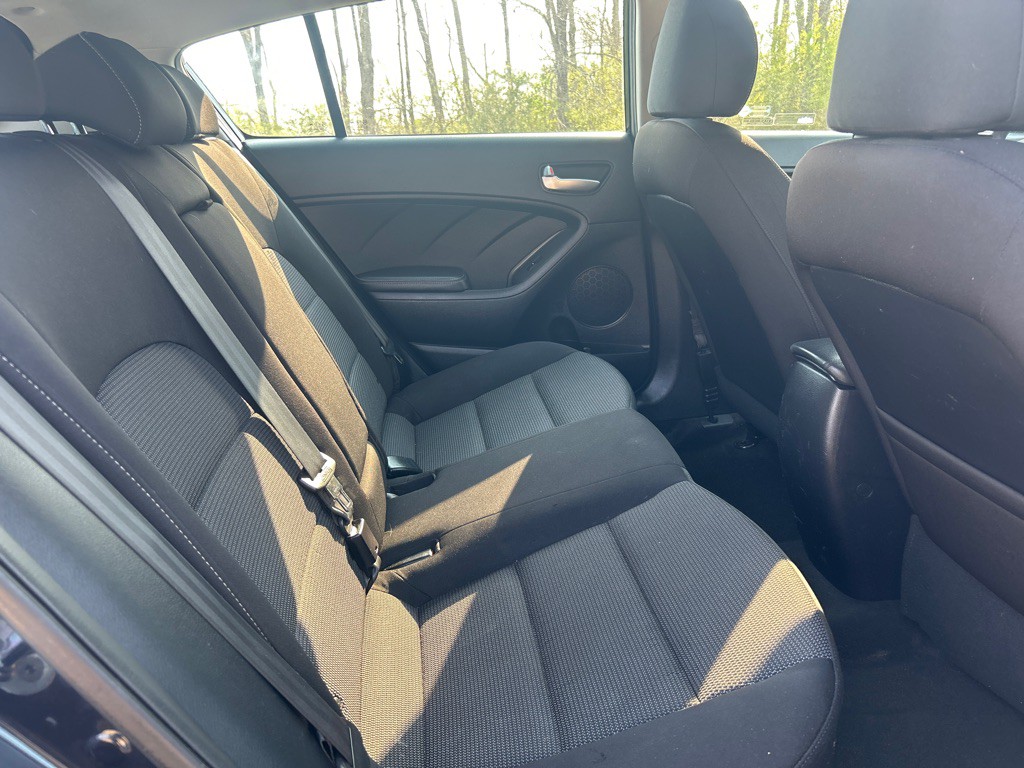 2017 Kia Forte Image 17