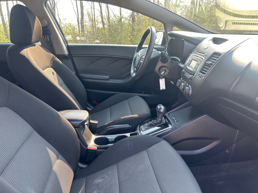 2017 Kia Forte Image 18