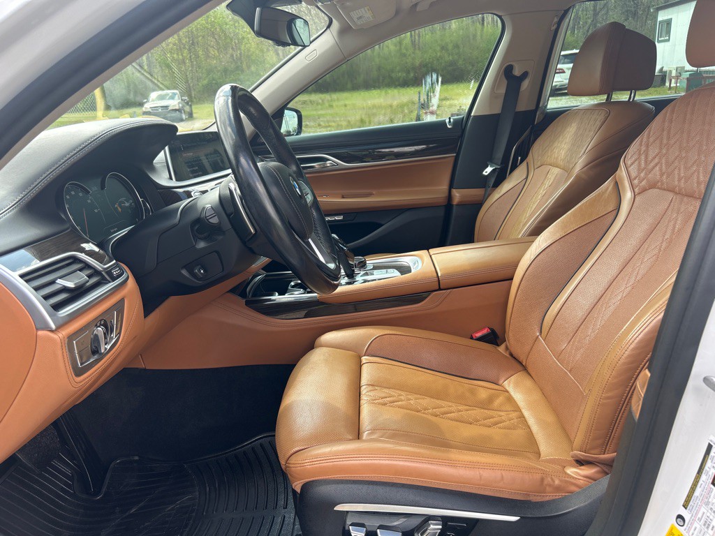 2016 BMW 7 Series Image 8