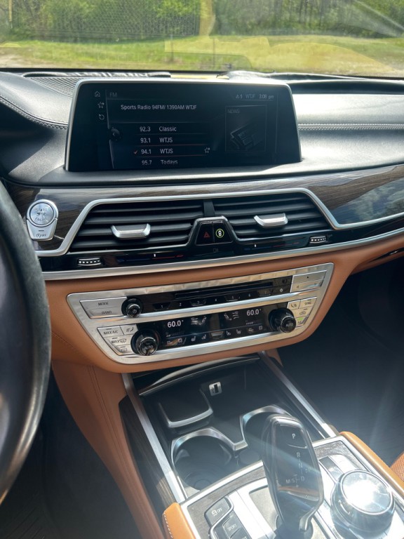 2016 BMW 7 Series Image 11