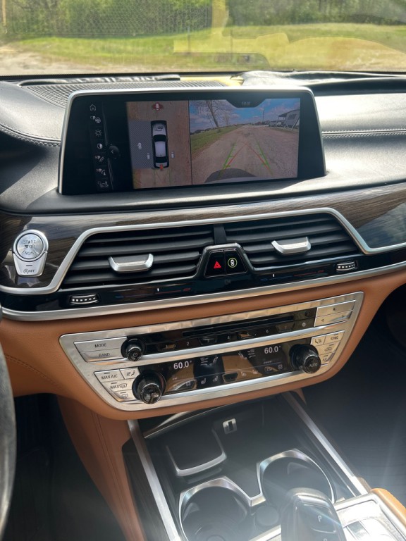 2016 BMW 7 Series Image 12