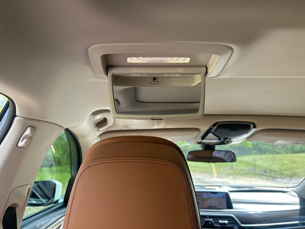 2016 BMW 7 Series Image 19