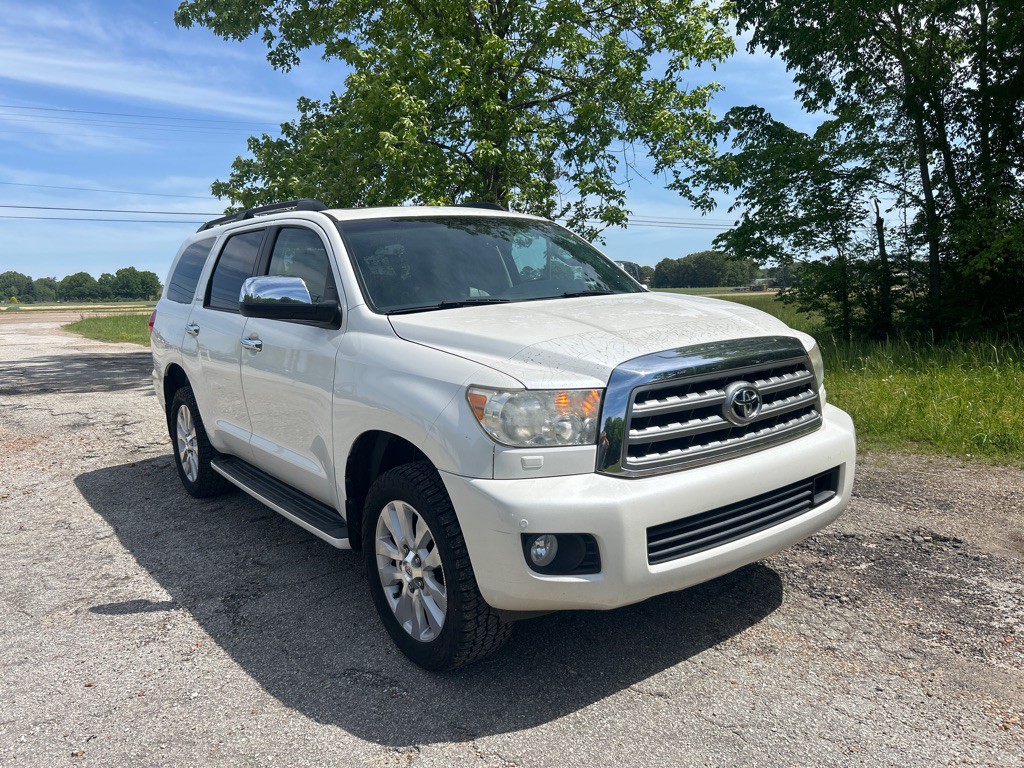 2016 Toyota Sequoia Image 1