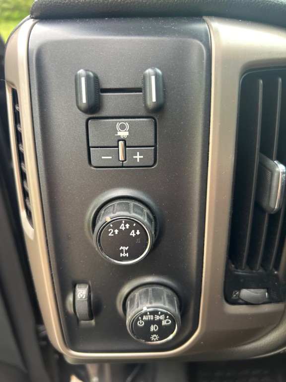 2015 GMC Sierra Image 17