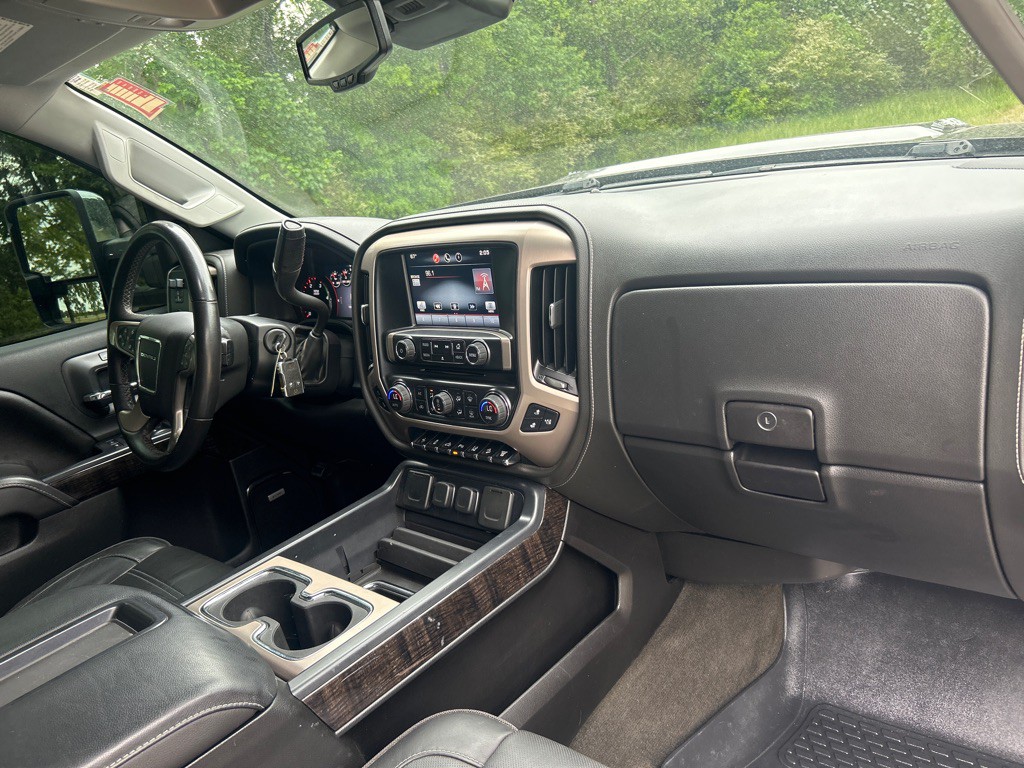 2015 GMC Sierra Image 25