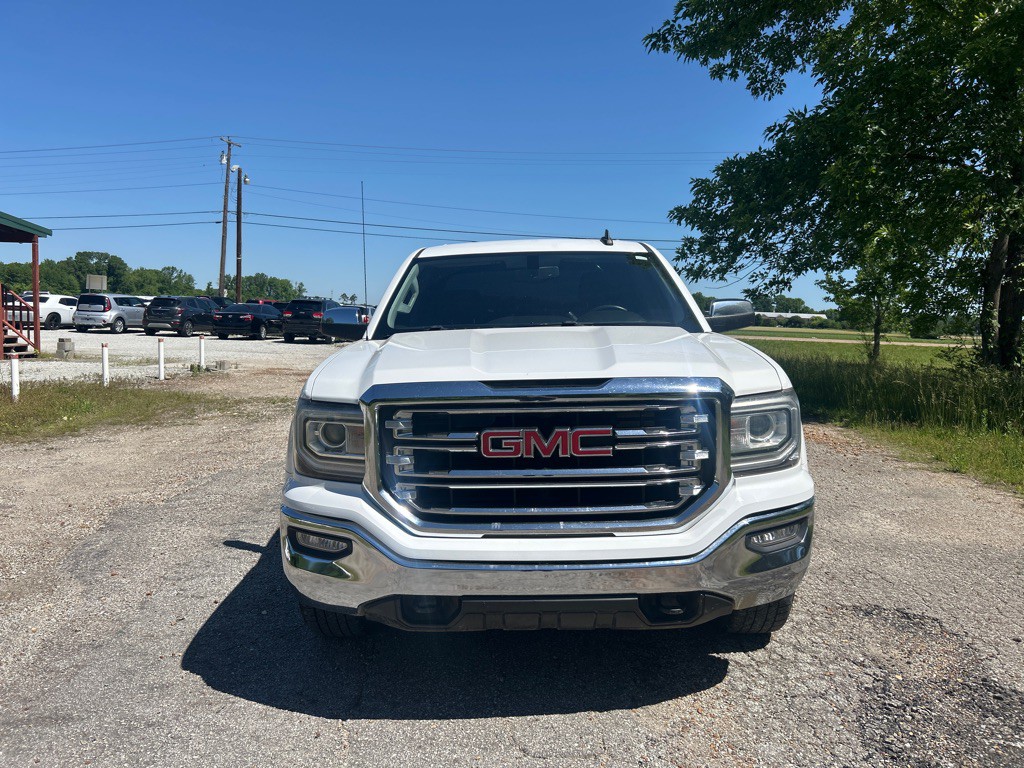 2018 GMC Sierra Image 2