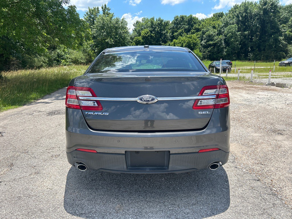 2016 Ford Taurus Image 4