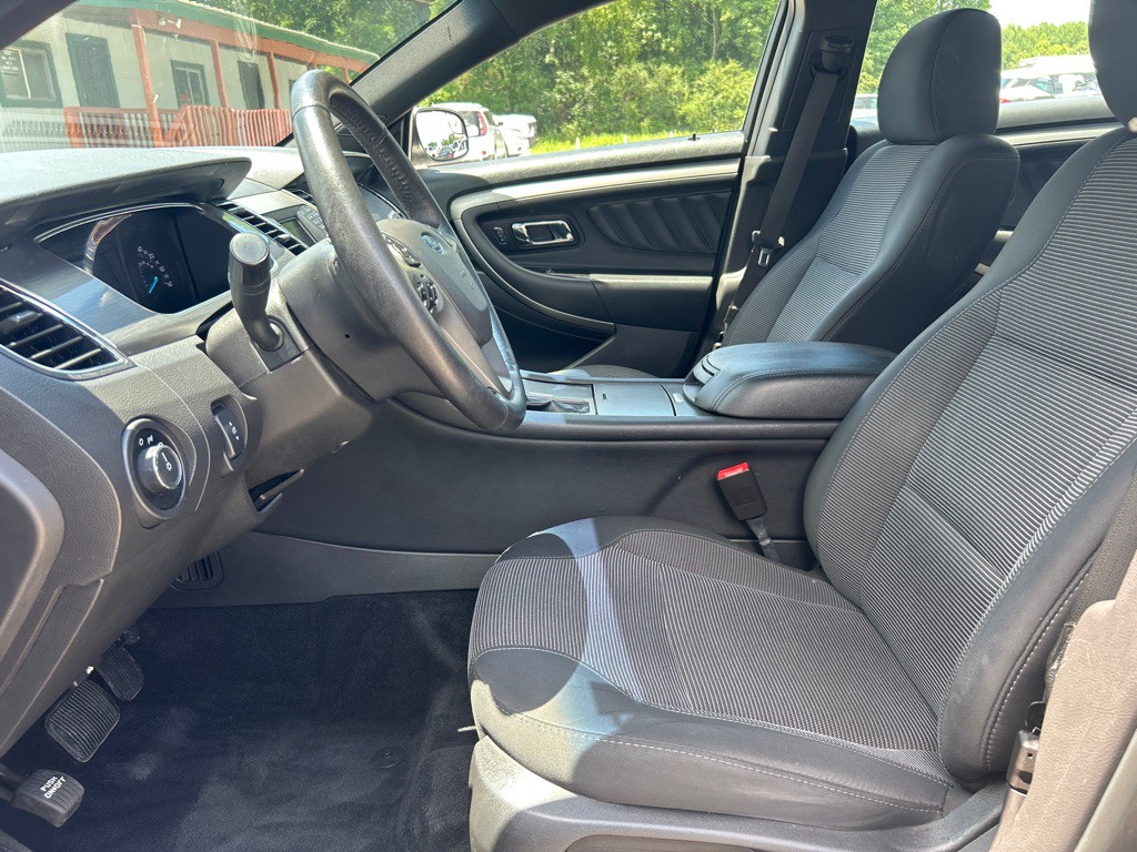 2016 Ford Taurus Image 8