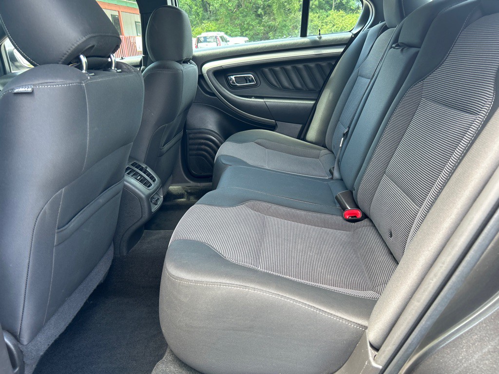 2016 Ford Taurus Image 15