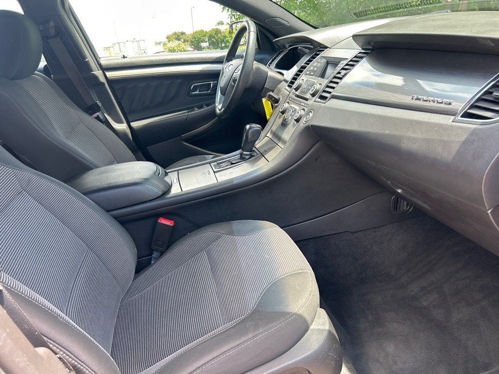 2016 Ford Taurus Image 17
