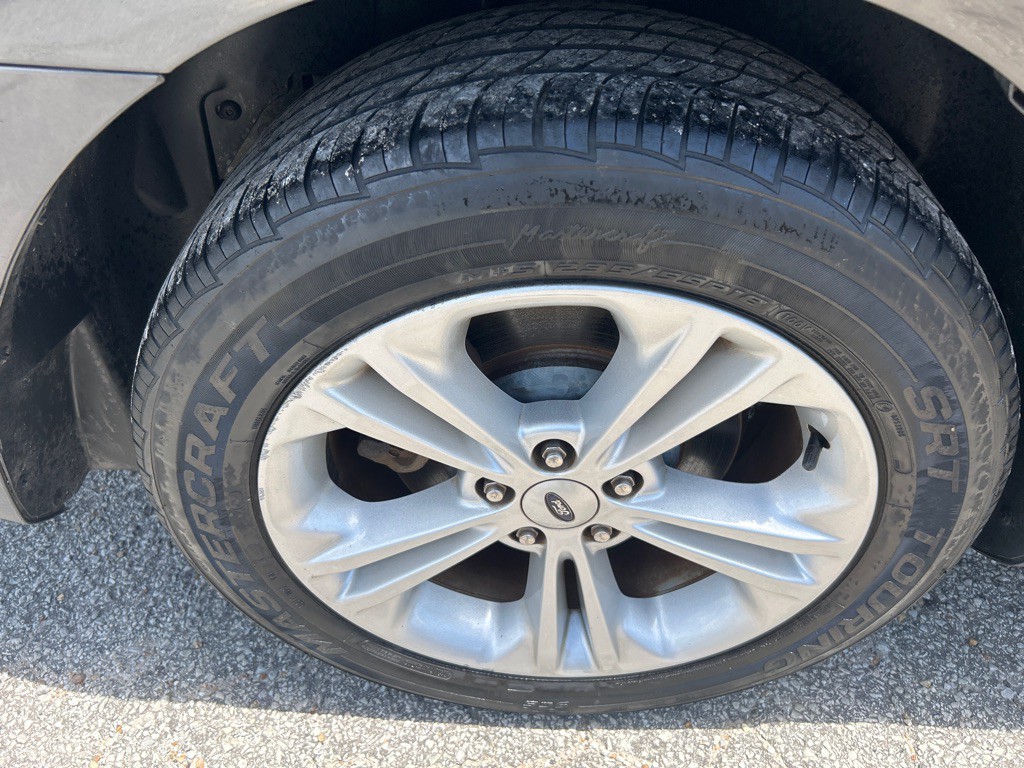 2016 Ford Taurus Image 18