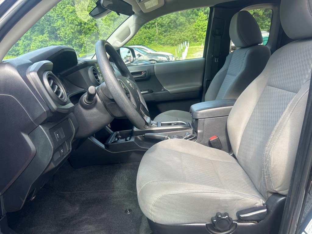 2021 Toyota Tacoma Image 8