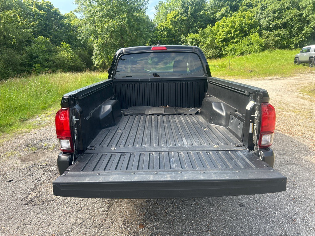 2021 Toyota Tacoma Image 24