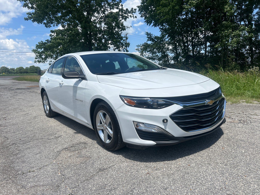 2024 Chevrolet Malibu Image 1