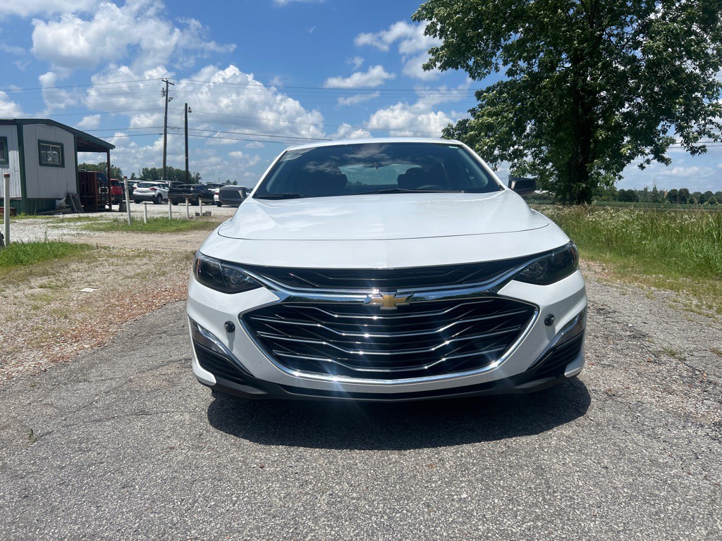 2024 Chevrolet Malibu Image 2