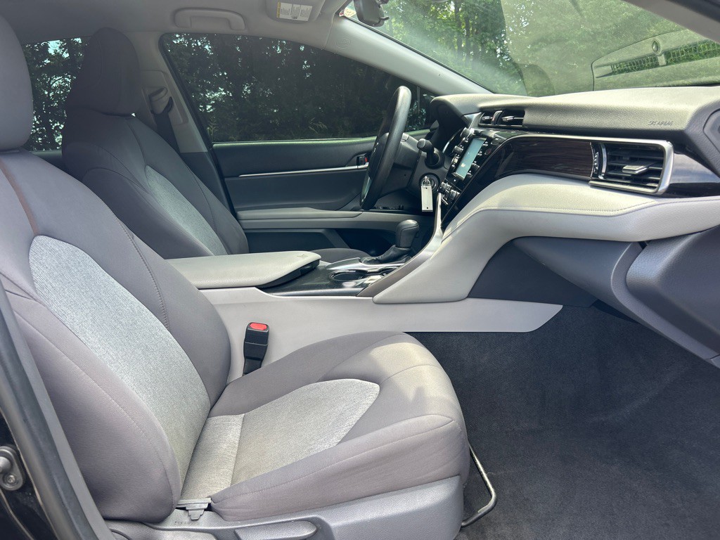 2020 Toyota Camry Image 19