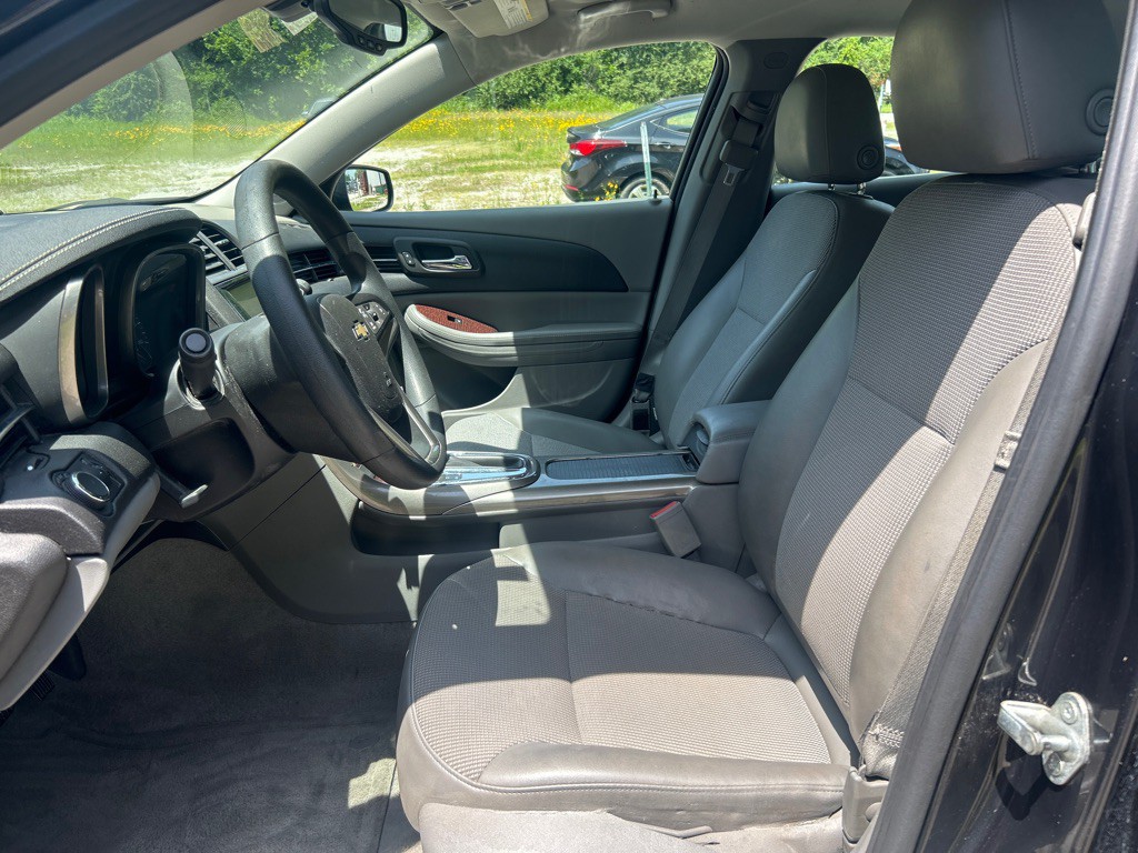 2013 Chevrolet Malibu Image 8