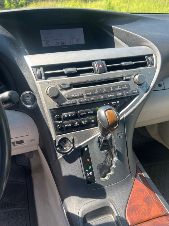 2010 Lexus RX Image 11