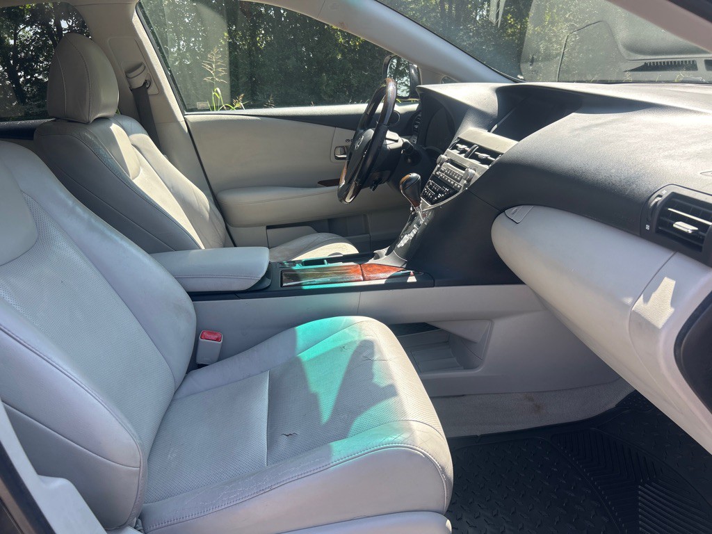 2010 Lexus RX Image 20