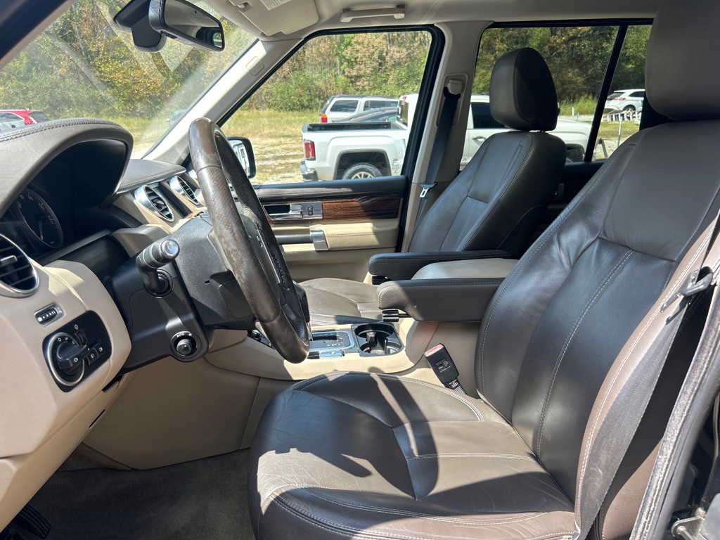 2012 Land Rover LR4 Image 8