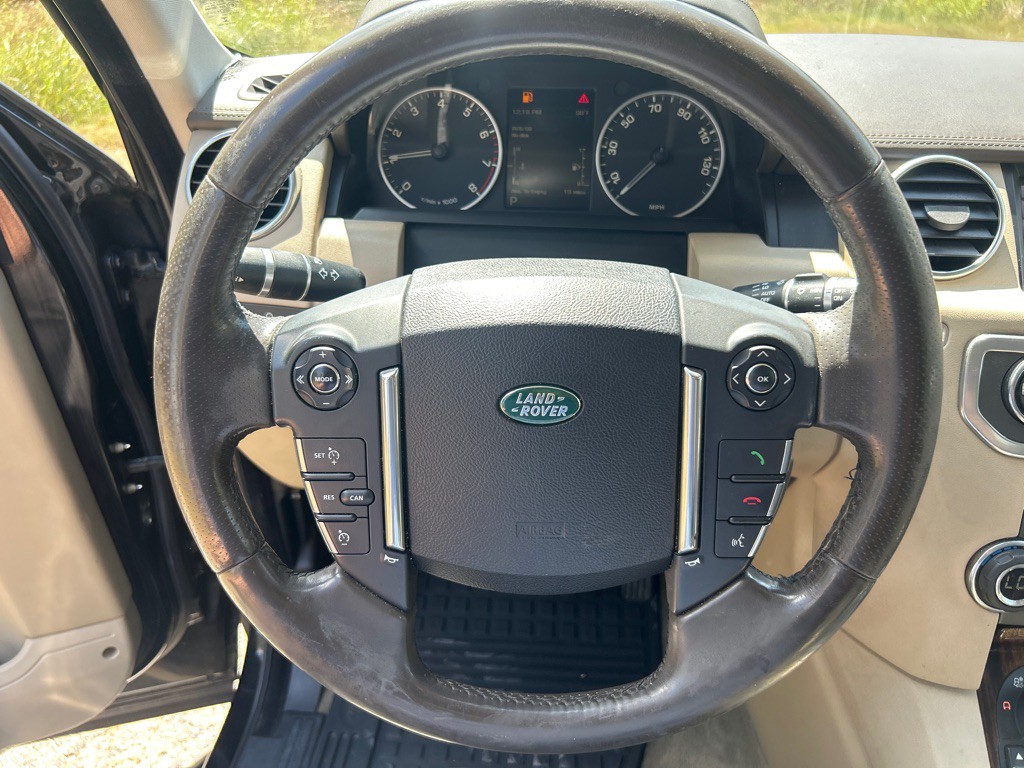 2012 Land Rover LR4 Image 9