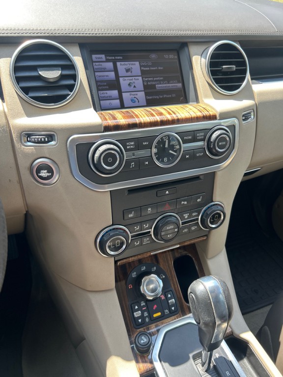 2012 Land Rover LR4 Image 11