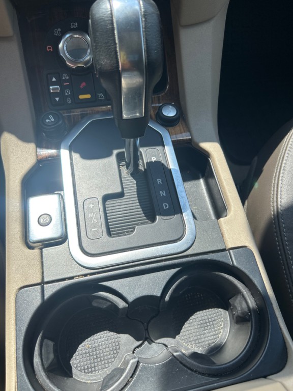 2012 Land Rover LR4 Image 12
