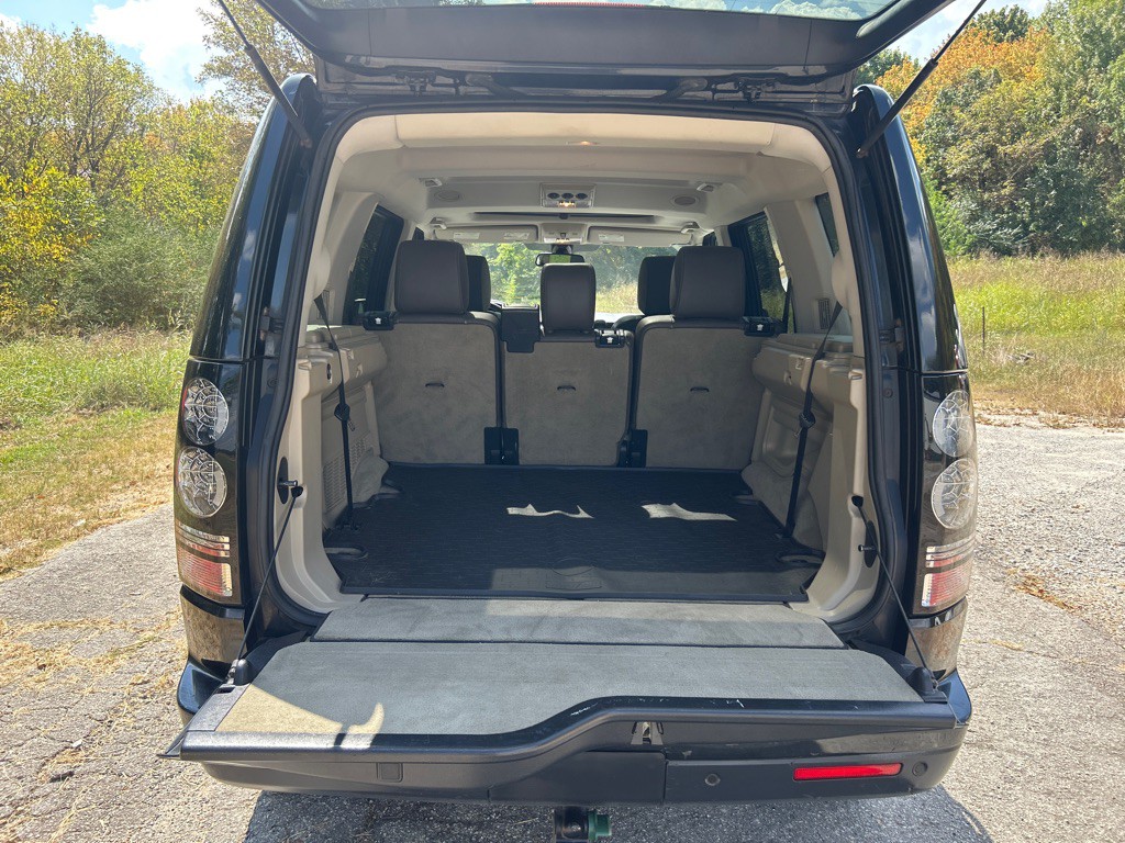 2012 Land Rover LR4 Image 19