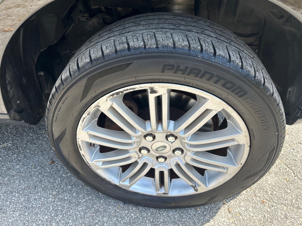 2012 Land Rover LR4 Image 26