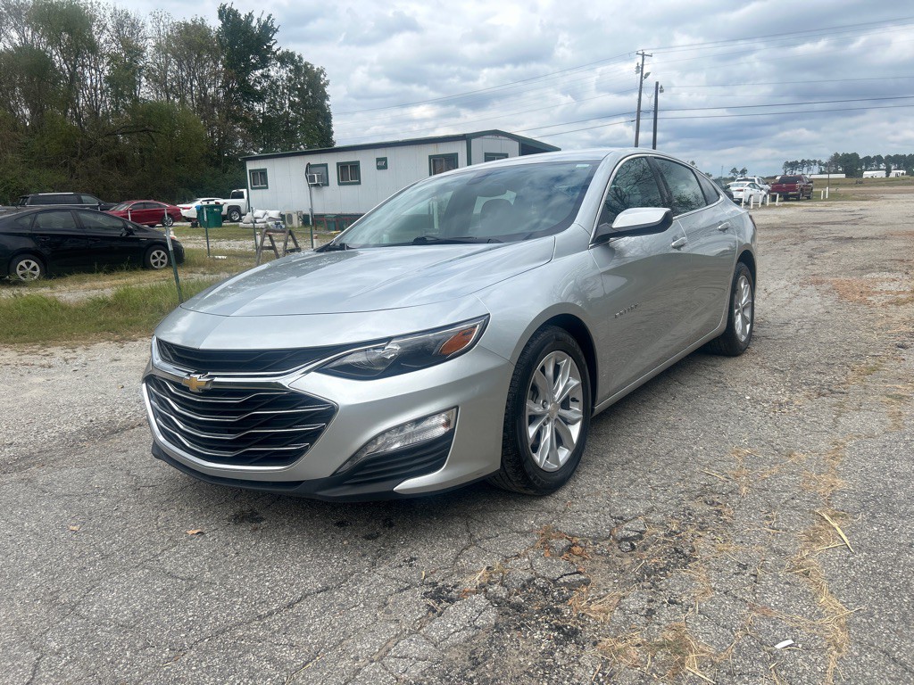 2022 Chevrolet Malibu Image 3