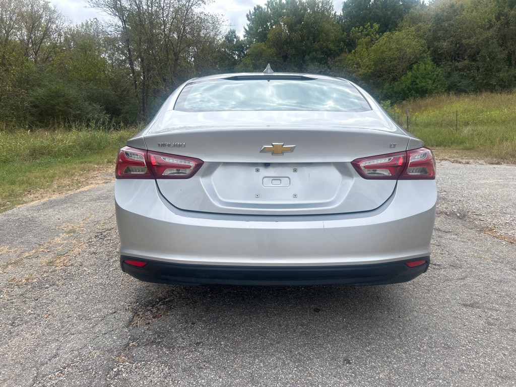 2022 Chevrolet Malibu Image 4