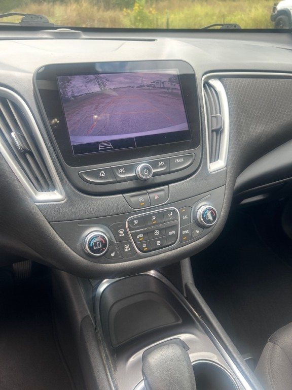 2022 Chevrolet Malibu Image 11