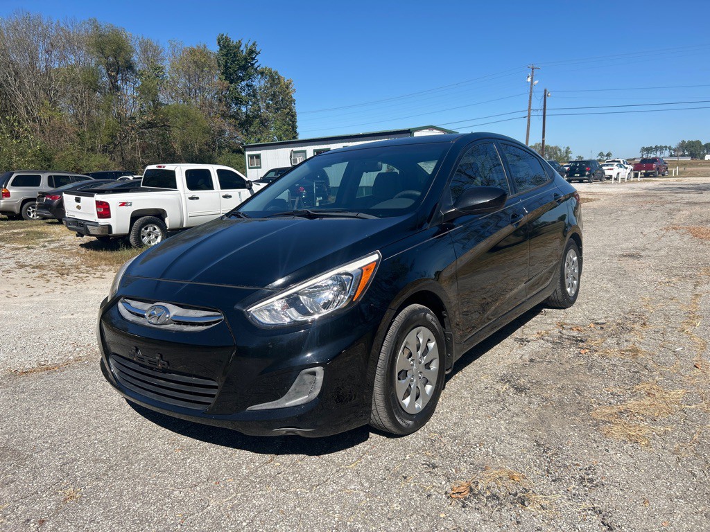 2017 Hyundai Accent Image 3