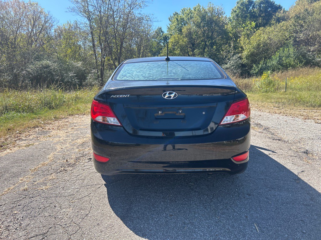 2017 Hyundai Accent Image 4