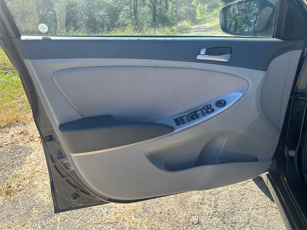 2017 Hyundai Accent Image 7