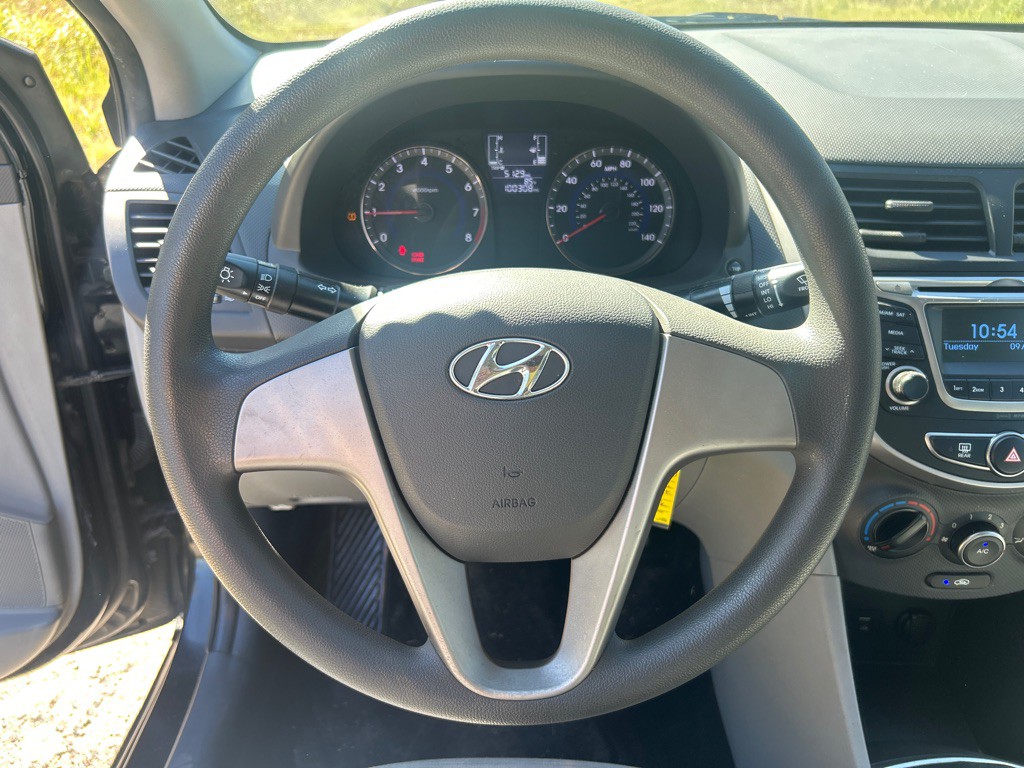 2017 Hyundai Accent Image 9