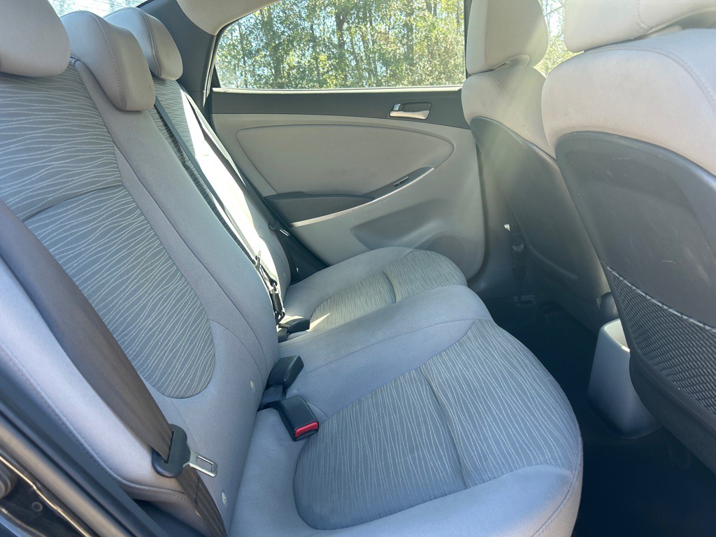 2017 Hyundai Accent Image 15