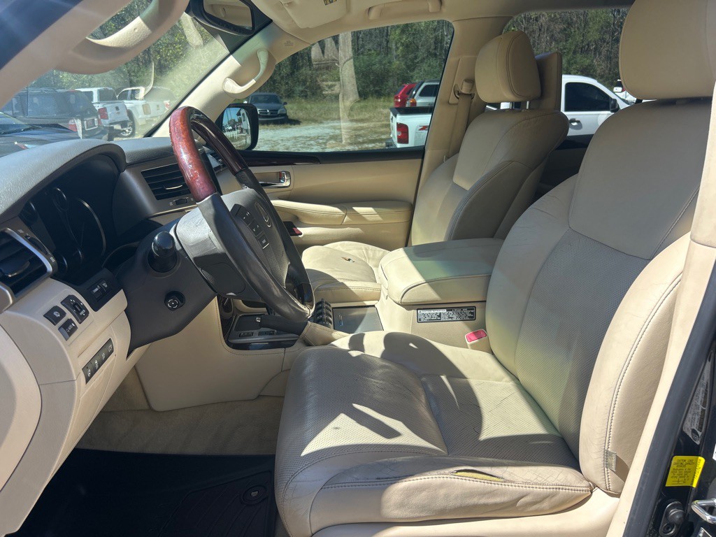 2014 Lexus LX Image 8