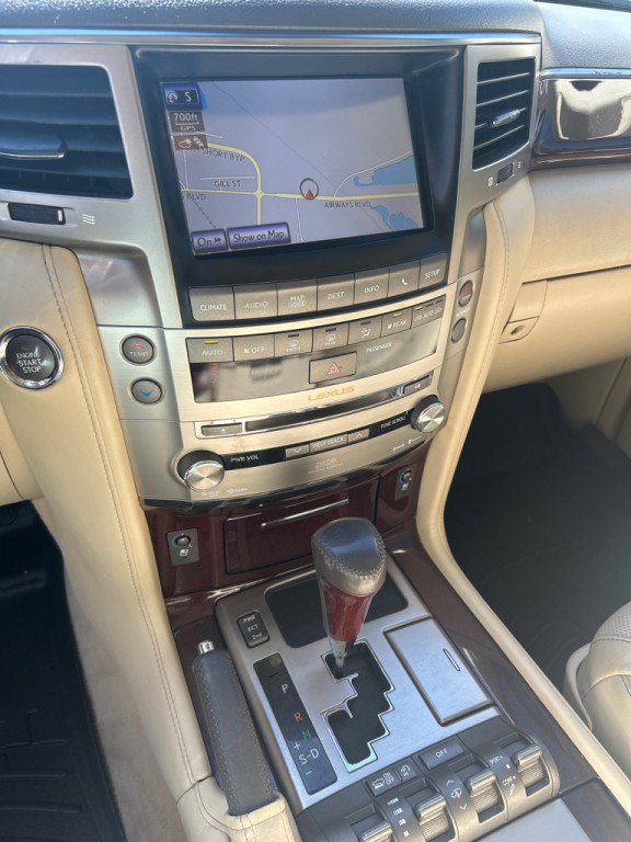 2014 Lexus LX Image 11